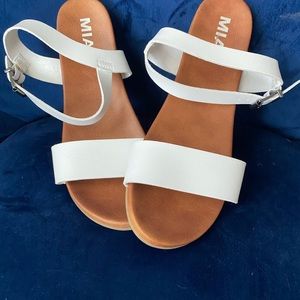 Cute white strap sandals! Never worn!
